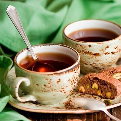 آیا می دانستید مصرف چای روند پیری را به تاخیر می اندازد؟! / فواید جالب چای