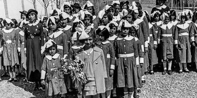 پوشش مد روز دختر مدرسه‌ای‌های دهه 50
 + عکس