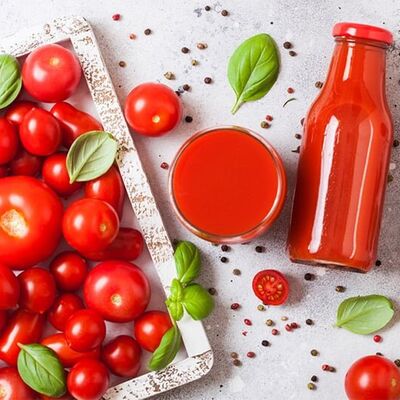 چرا باید آب گوجه فرنگی مصرف کنیم؟! / تحقیقات جدید درباره خاصیت بی نظیر آب گوجه فرنگی