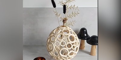 (ویدئو) ساخت گلدان شیک با طرح مدرن با استفاده از حلقه های چوبی و یک بادکنک/ نتیجه کار رو ببینین عاشقش میشین!