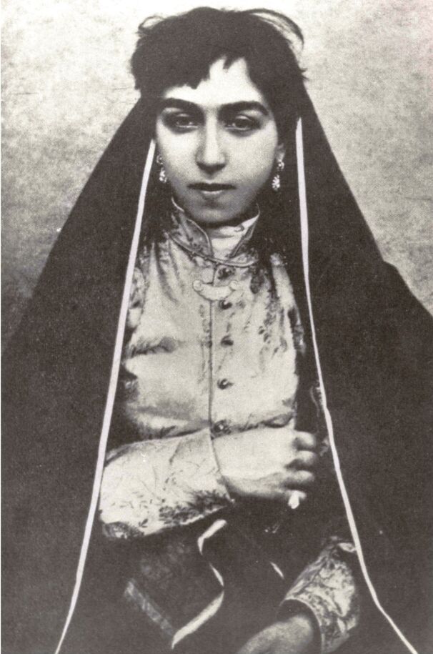 عکس زن قاجاری در دانشگاه هاروارد