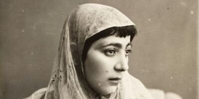 عکس های رنگی شده متفاوت و دیده نشده از زنان دوره قاجار !