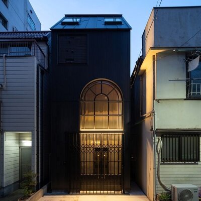 (تصاویر) معماری جذاب یک خانۀ 20 متری در توکیو/ ببین چی ساخته! فکرشو میکردین توی 20 متر جا هم بشه لاکچری زندگی کرد؟